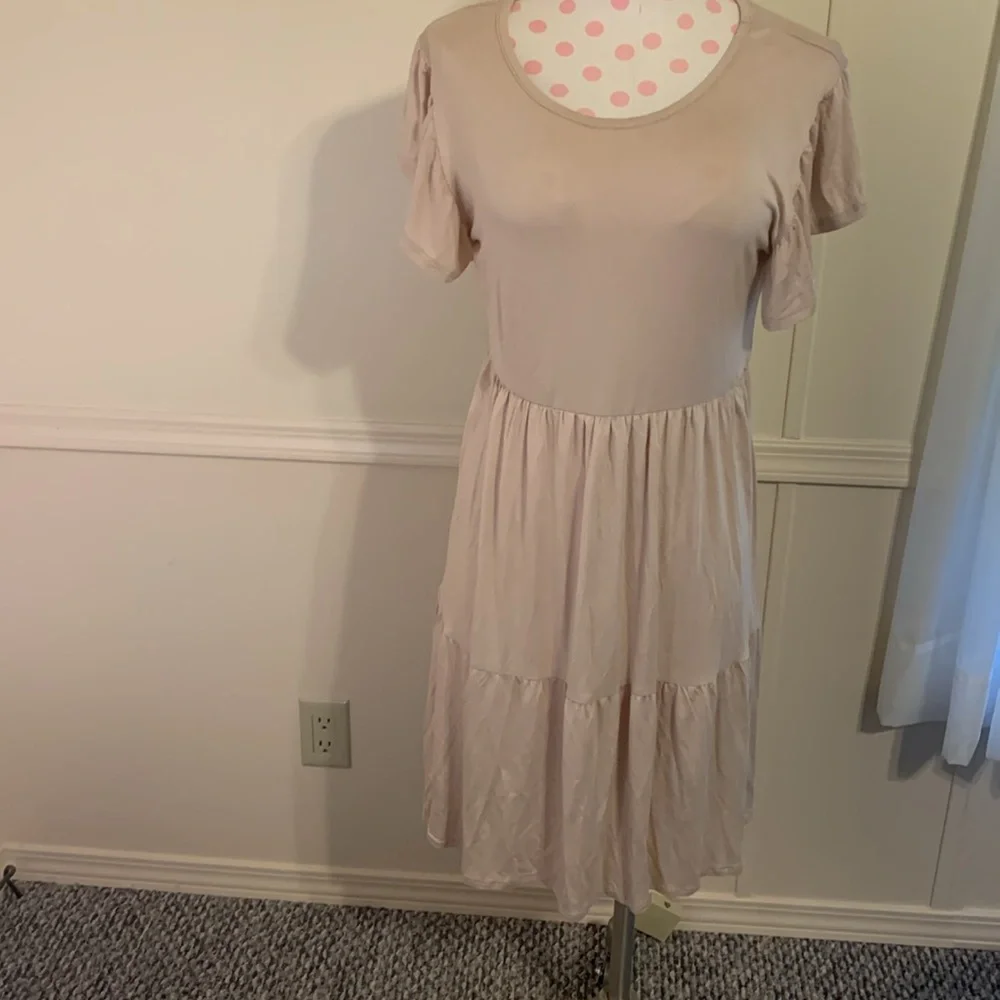 Brit & Bri Tan Color Women's Dress NEW Size X Large Short sleeve Comfy stretch